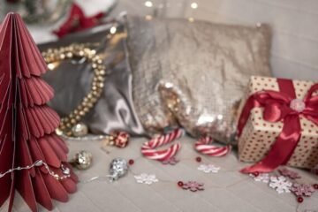 Pink Christmas Decor Ideas for a Nontraditional Twist